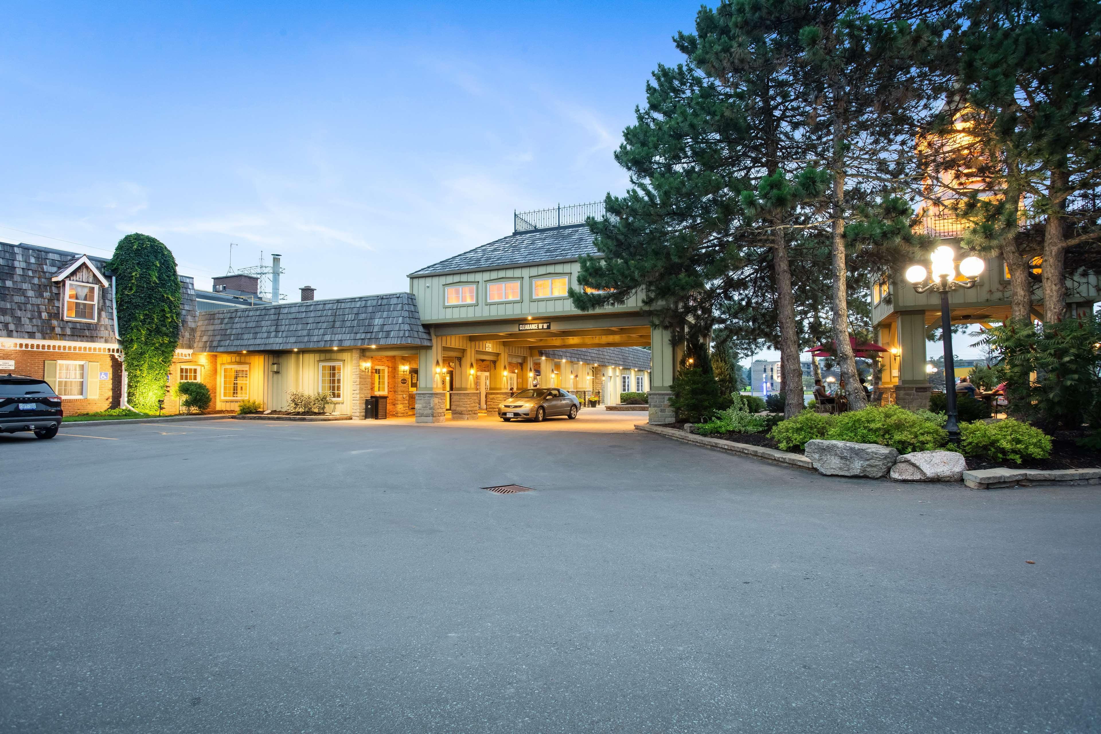 Best Western Parkway Inn & Conference Centre Корнуол Екстериор снимка